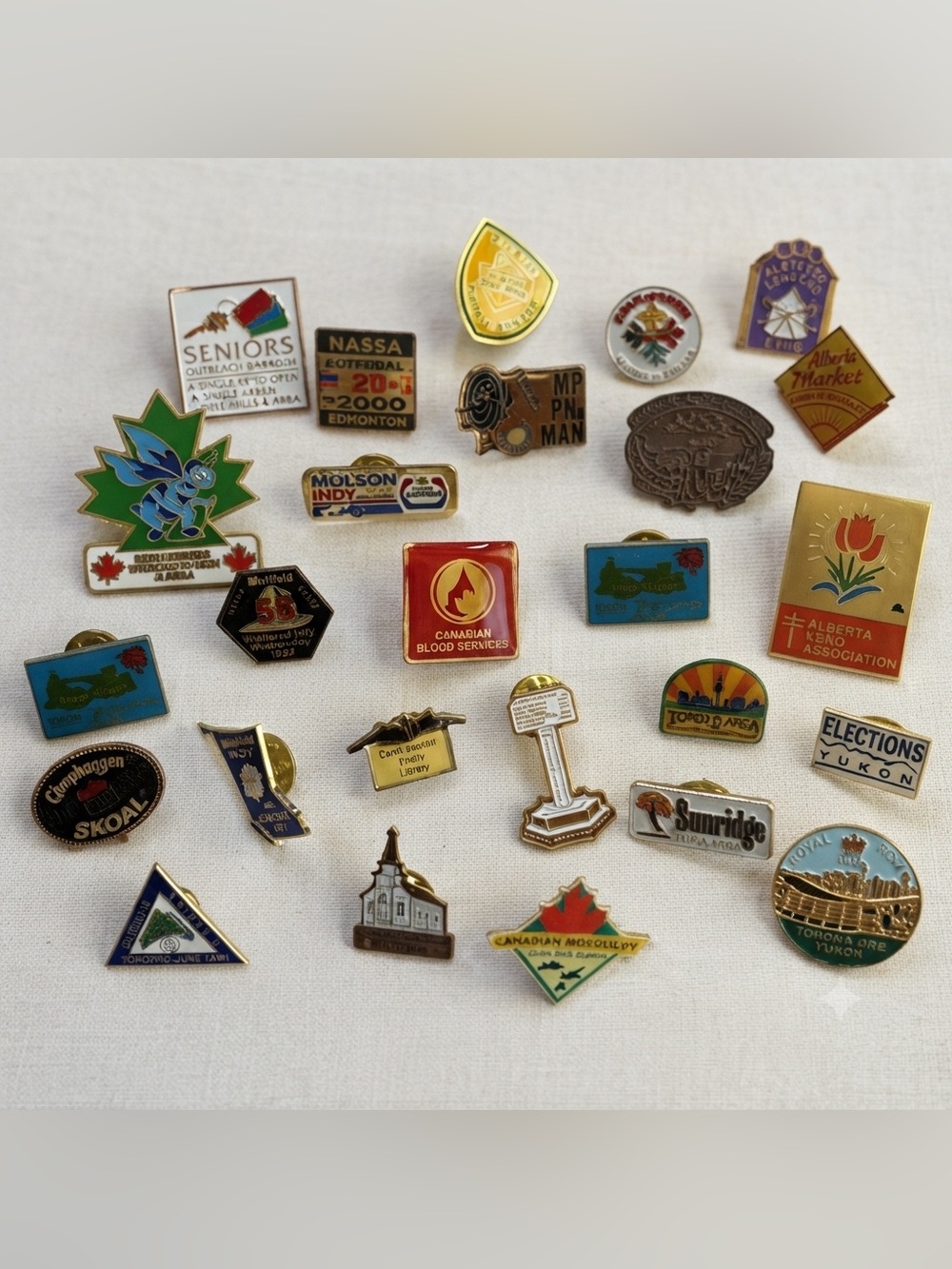 Vintage Collector Pins Canada Alberta Calgary Edmonton Toronto Yukon Lot of 26